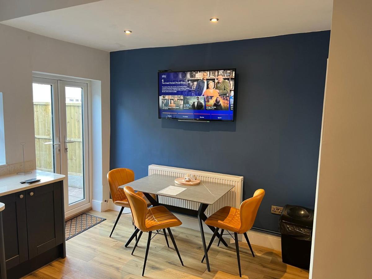 Luxury 2 Bed Apartment Great Location Stoke-on-Trent 외부 사진