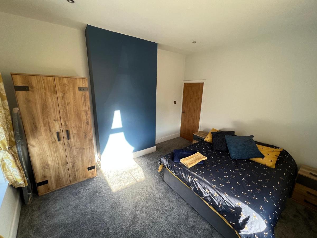 Luxury 2 Bed Apartment Great Location Stoke-on-Trent 외부 사진
