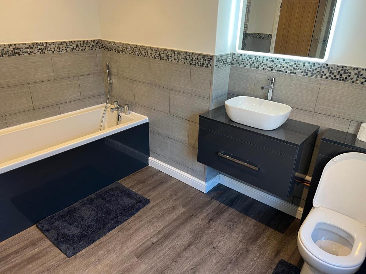 Luxury 2 Bed Apartment Great Location Stoke-on-Trent 외부 사진