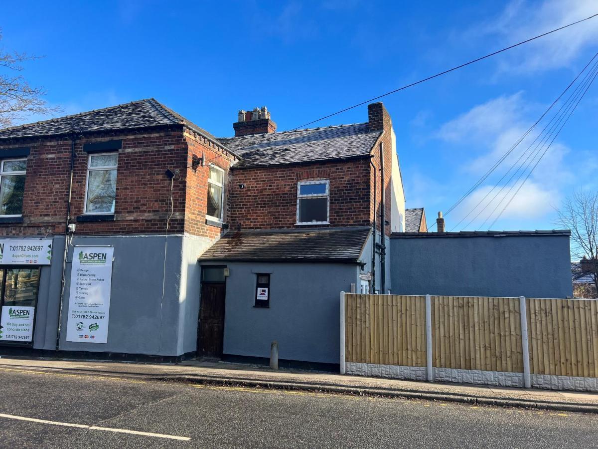 Luxury 2 Bed Apartment Great Location Stoke-on-Trent 외부 사진