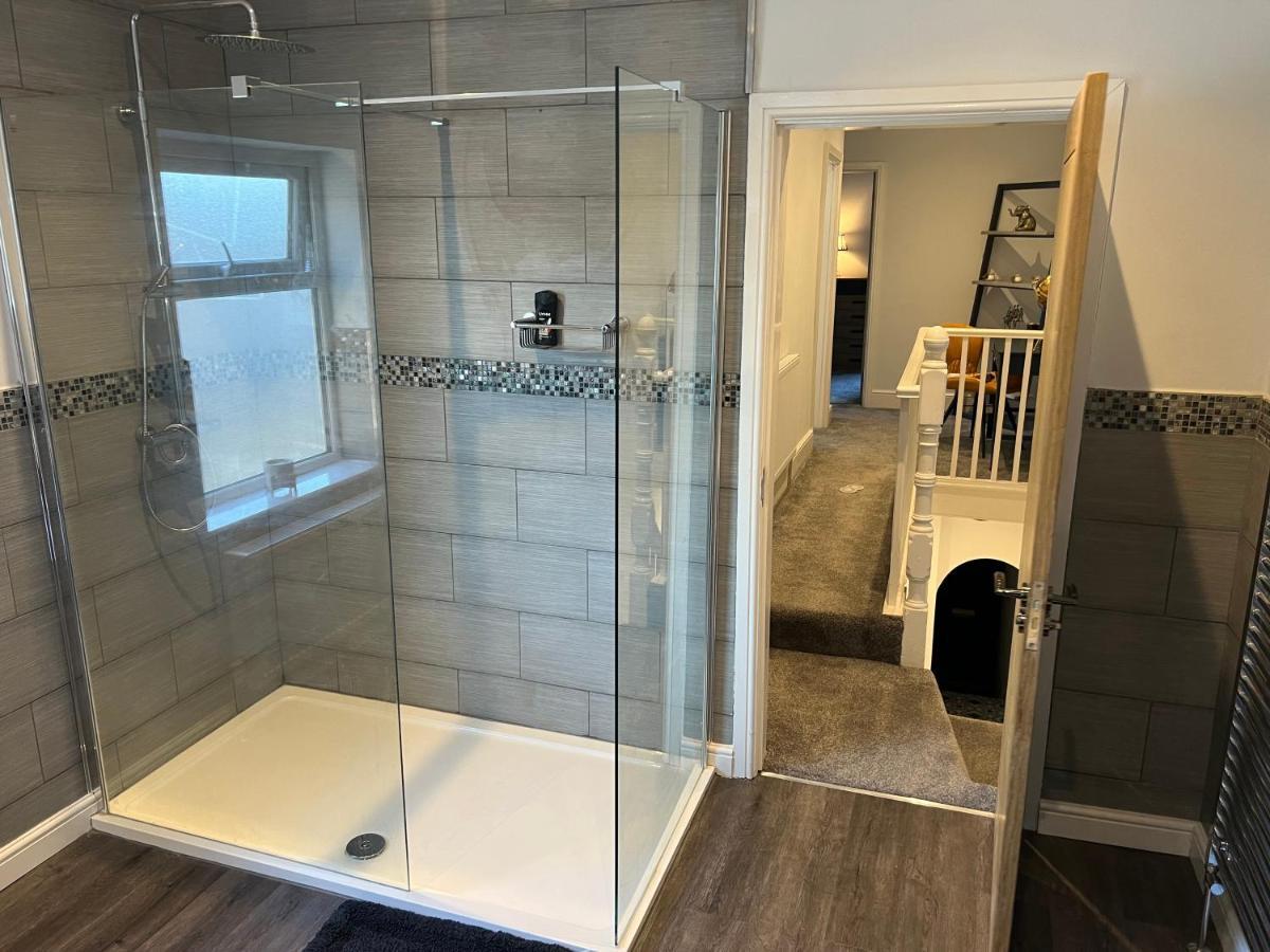 Luxury 2 Bed Apartment Great Location Stoke-on-Trent 외부 사진